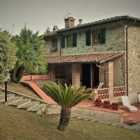 הוילה Monsagrati Casa Delle Palme מראה חיצוני תמונה