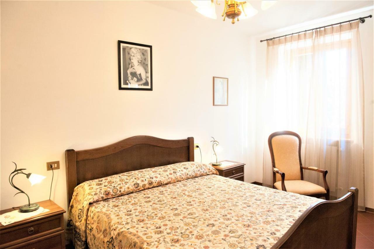 הוילה Monsagrati Casa Delle Palme מראה חיצוני תמונה
