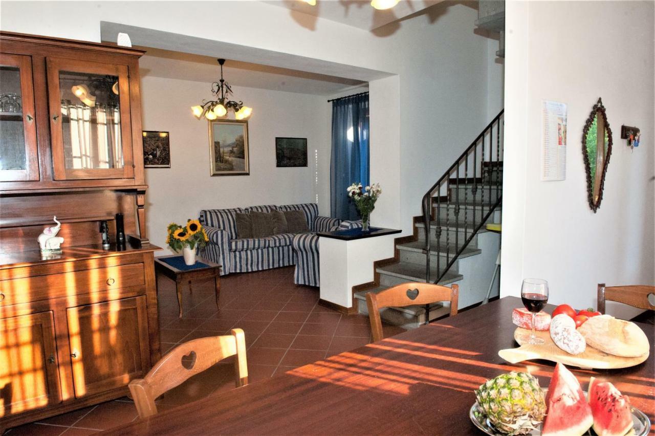 הוילה Monsagrati Casa Delle Palme מראה חיצוני תמונה
