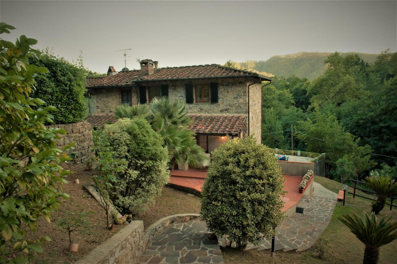 הוילה Monsagrati Casa Delle Palme מראה חיצוני תמונה